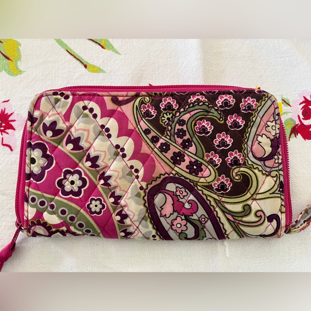 COPY - Vera Bradley zip around wallet in pink